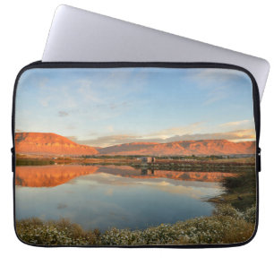 Laguna Nimez Sunset, El Calafate Laptop Sleeve