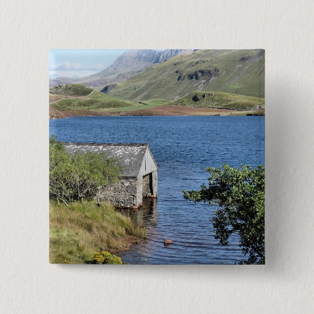 LAKES AND VIEWS WALES 15 CM SQUARE BADGE (Front)