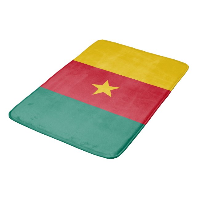 Large bath mat with flag of Cameroon (Angled)