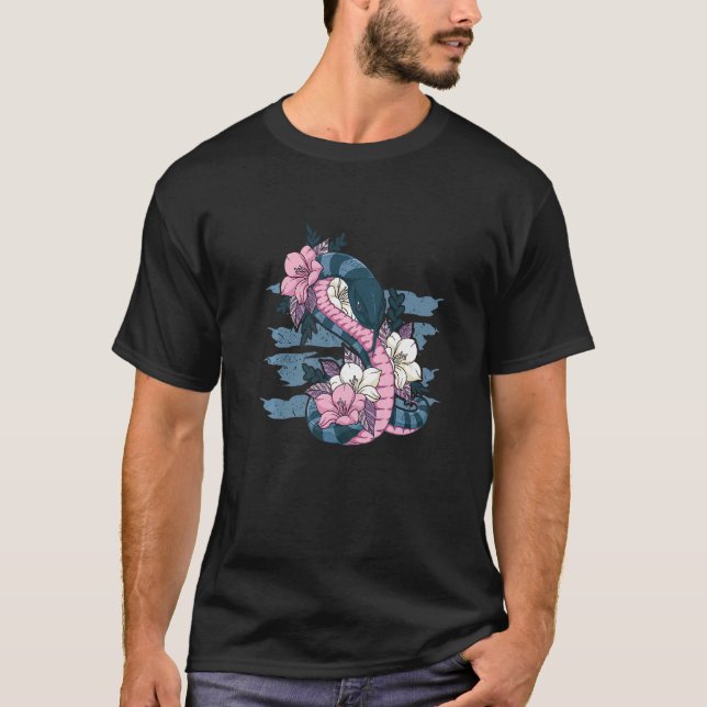 Large Flower Serpent Poisonus Animal Snake  T-Shirt (Front)
