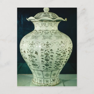 Large 'Kuoan' vase decorated with blue flowers Postcard