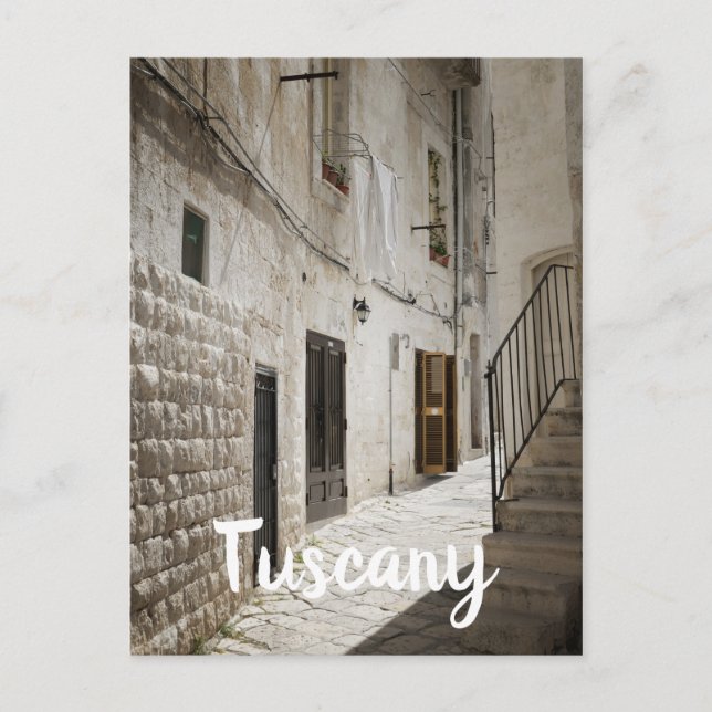 Laundry hanging to dry in an alley in Italy Postcard (Front)