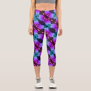 Lavender Clematis Flower Nestled In Trellis     Capri Leggings