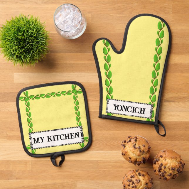 Leaf Vine Border by Kenneth Yoncich Oven Mitt & Pot Holder Set (Top Down)