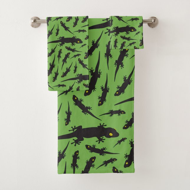 Leaping Lizard Reptile Bright Green Gecko Bath Towel Set (Insitu)