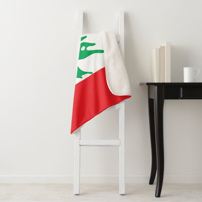 Lebanon flag sherpa blanket (In Situ)