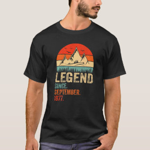 Legend Since September 1977 Retro 45 Years Old 45t T-Shirt