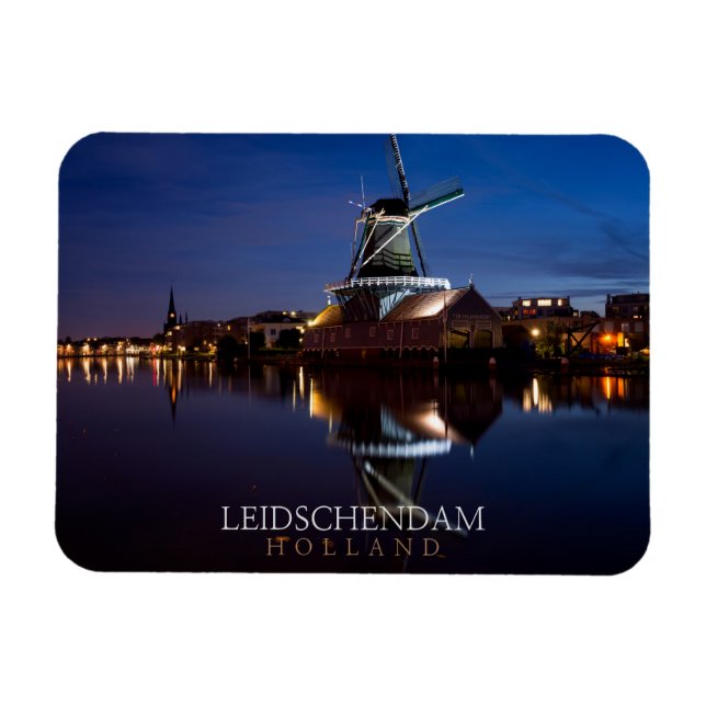 Leidschendam windmill with reflection at night magnet (Horizontal)