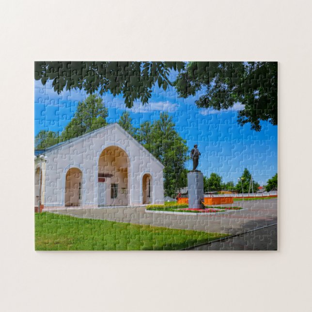 Lenin Soviet Monument Belarus Begoml Biahoml Jigsaw Puzzle (Horizontal)