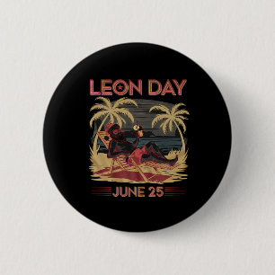 Leon Day June 25 Santa Beach 6 Months To Christmas Cm Round Badge