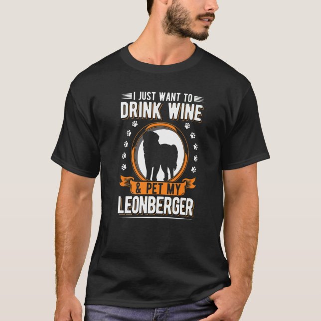 Leonberger And Wine   T-Shirt (Front)