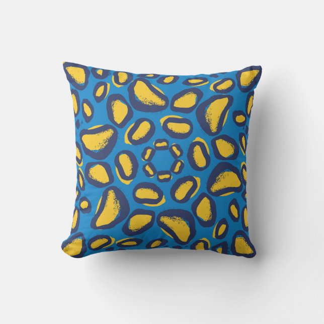 Leopard animal print pattern cushion (Front)
