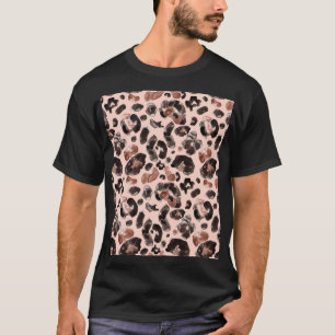 Leopard coat, animal skin seamless pattern. T-Shirt