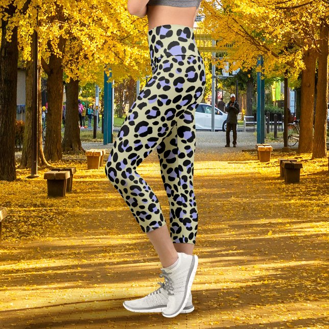 Leopard Green Black Purple Capri Leggings (Leopard Green Black Purple Capri Leggings)
