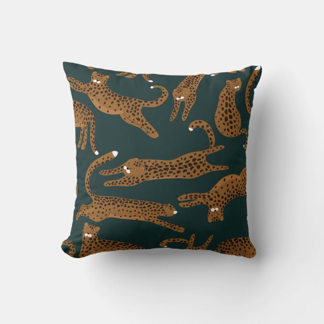 Leopard Jungle: Animal Print Vintage. Cushion (Front)