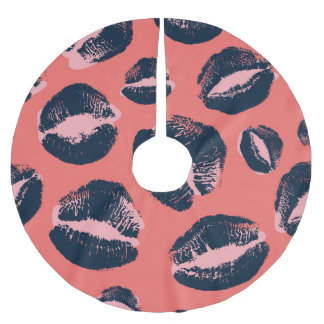 Leopard Kiss: Lipstick Fashion Print Brushed Polyester Tree Skirt