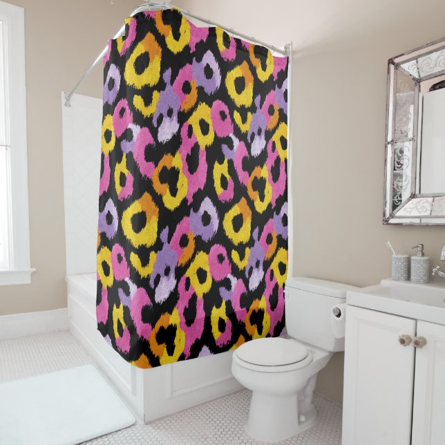 Leopard Pattern Bold Animal Print Retro Glam  Shower Curtain (In Situ)