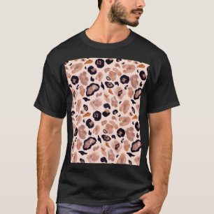 Leopard print, seamless, beige background. T-Shirt