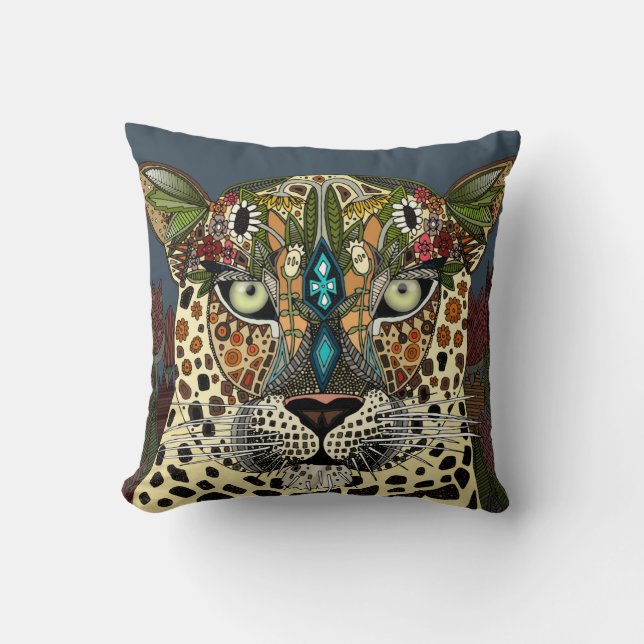 leopard queen blue cushion (Front)