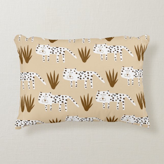 Leopard skin pattern decorative cushion (Front)