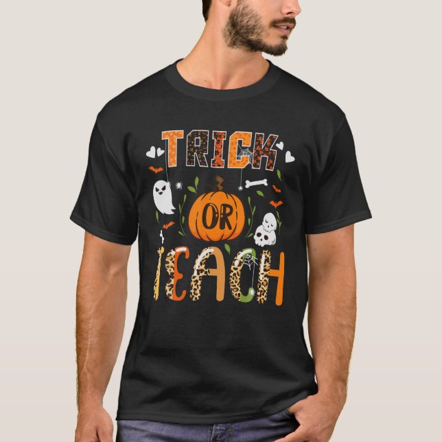 Leopard Trick Or Teach Cute Halloween Teacher Boo T-Shirt (Front)