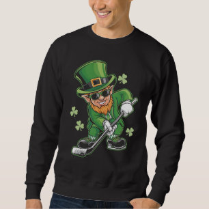 Leprechaun Playing Hockey St Patrick's Day Irish Sweatshirt