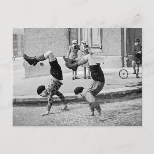 Les frères Paris - 1934 - Robert Doisneau Postcard (Front)