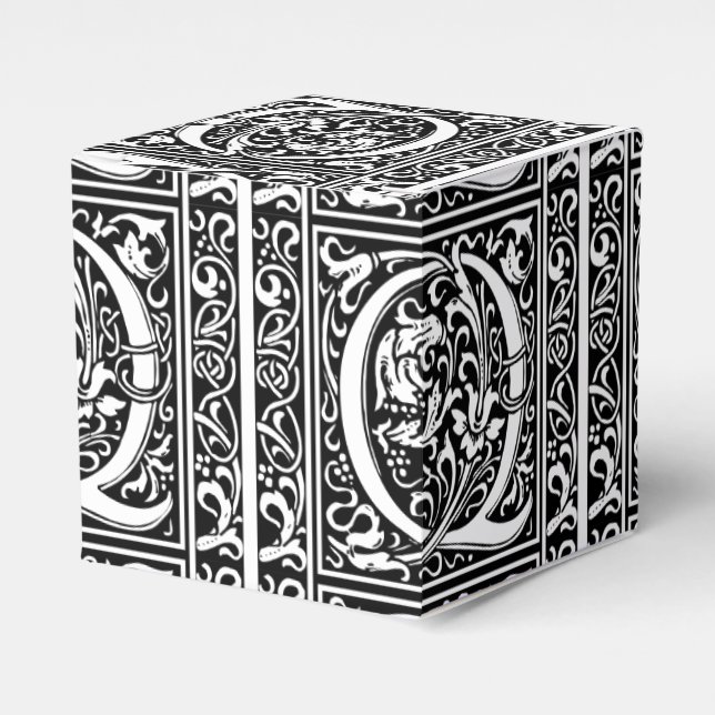 Letter Q Mediaeval Monogram Art Nouveau Favour Box (Front Side)