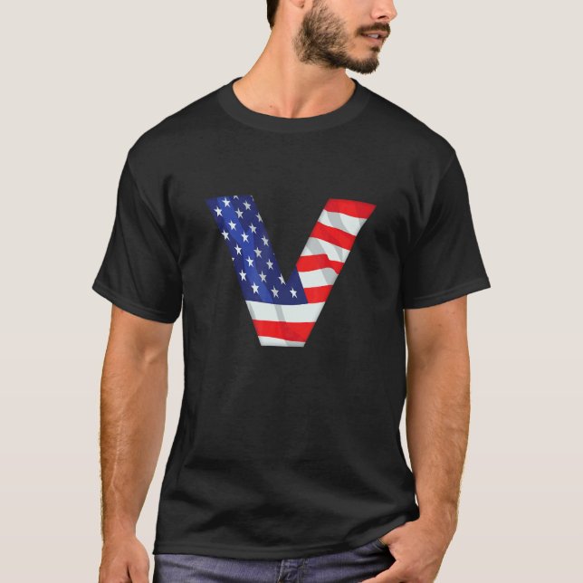 Letter V Capital Alphabet Usa American Flag Monogr T-Shirt (Front)