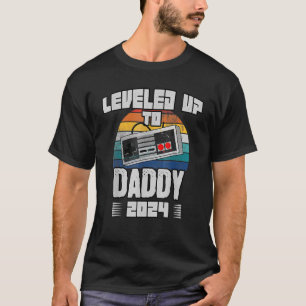 Levelled Up to Daddy 2024 Soon to be Dad Father Fo T-Shirt