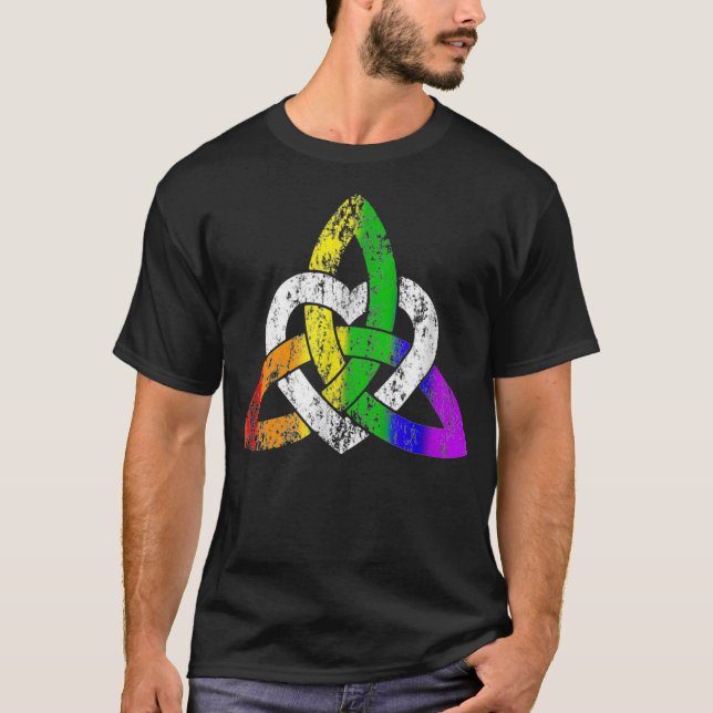 LGBTQ Irish Celtic Knot trinity heart gay St Patri T-Shirt (Front)