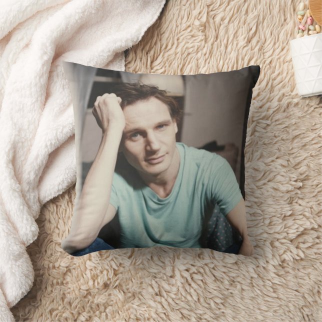 liam neeson young cushion (Blanket)