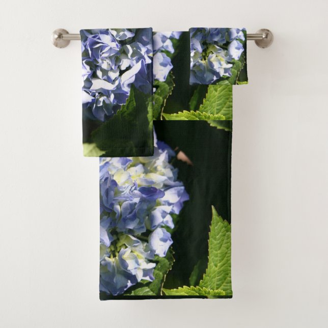 Light Blue Hydrangea Flower Bath Towel Set (Insitu)