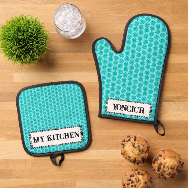 Light Blue/Teal Clover Ribbon by Kenneth Yoncich Oven Mitt & Pot Holder Set (Top Down)