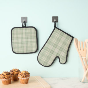 Light sage green plaid oven mitt & pot holder set