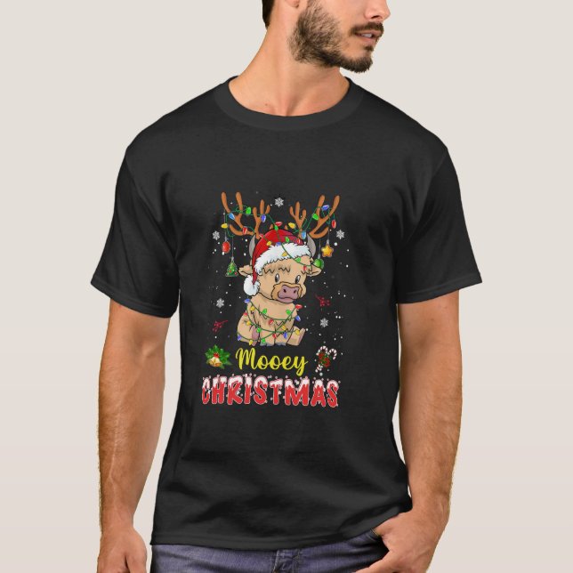 Light Santa Hat Mooey Christmas Highland Cow Xmas  T-Shirt (Front)