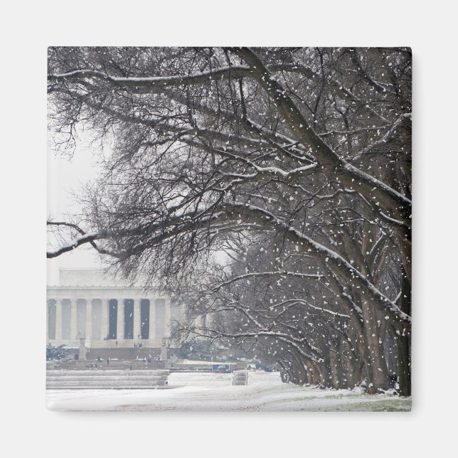 lincoln memorial winter snow magnet (Front)