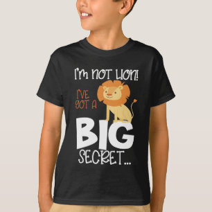 lion pregnancy announcement big brother to be T-Shirt