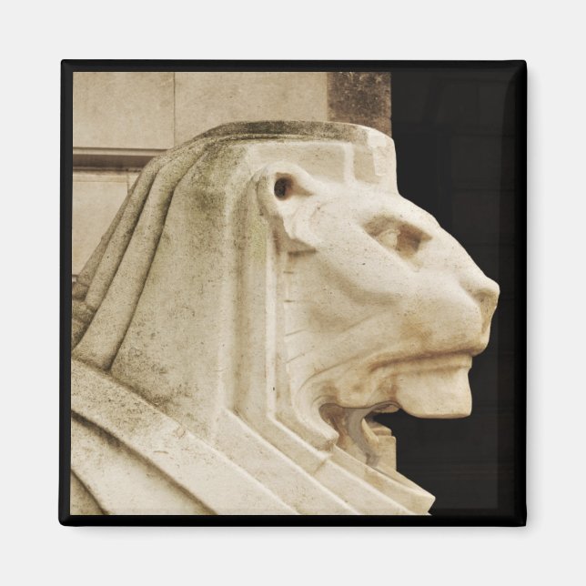 Lion statue in Nottingham Magnet (Front)