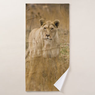 LIONESS IN THE GRASS BATH TOWEL