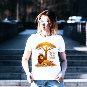 "Lioness Queen Mom – Golden Crown of Love" T-Shirt