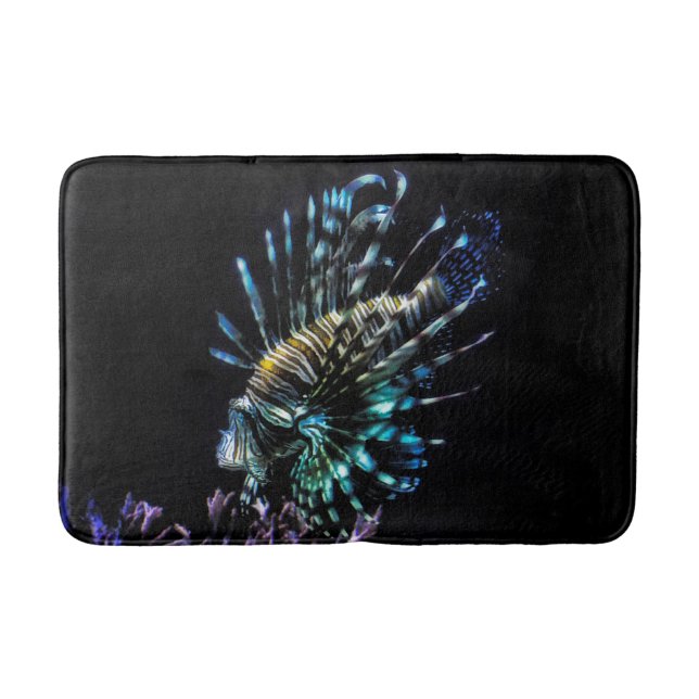 Lionfish swims bath mat (Front)
