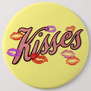 LIP KISSES 6 CM ROUND BADGE