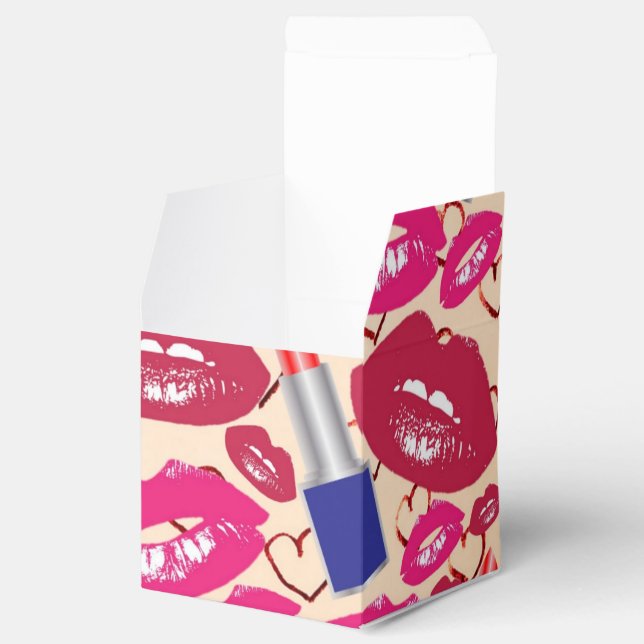Lipstick Kiss Pattern Favour Box (Opened)