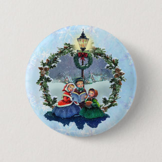 LITTLE CAROLERS & WREATH by SHARON SHARPE 6 Cm Round Badge