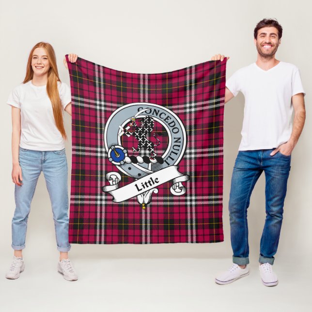 Little Clan Badge Tartan Plaid Fleece Blanket (In Situ)