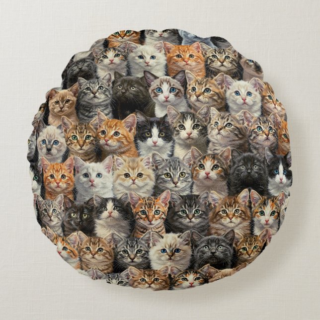 Little Kittens Parade  Round Cushion (Front)