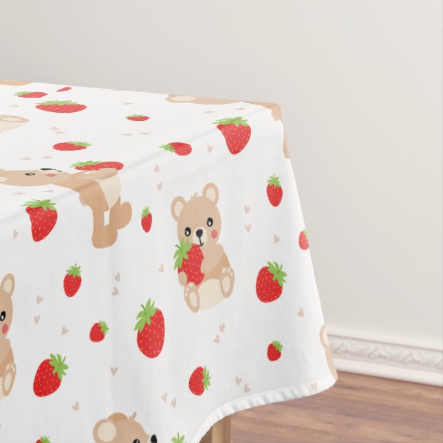 Little teddy bear with berry tablecloth (In Situ)