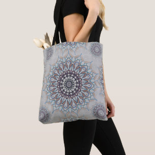 Little white floral fallen to the rural tote bag