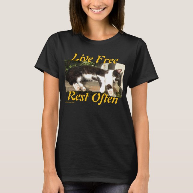 "Live Free", Smiler, cute, cat, gift T-Shirt (Front)